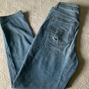 Size 6 American eagle mom jeans